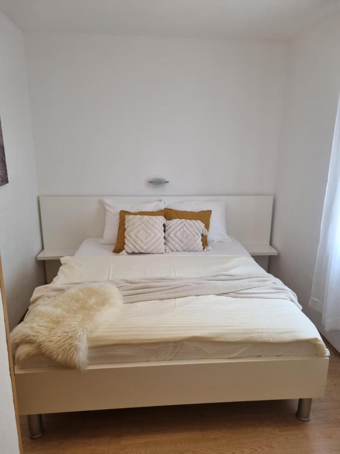 Apartment App Mira